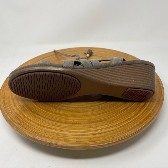 Vionic Kalie Grey Suede Wedge Strappy Slingback Sandals Size 9.5 - Picture 3 of 8